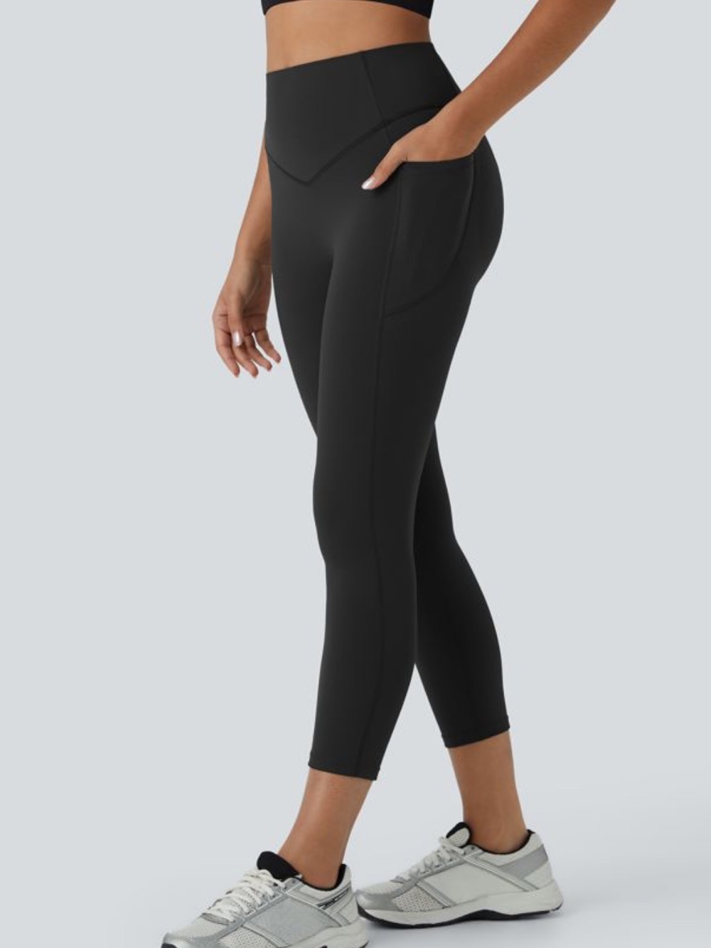 NWOT Halara UltraSculpt™ High Waisted Tummy Control capri leggings black medium